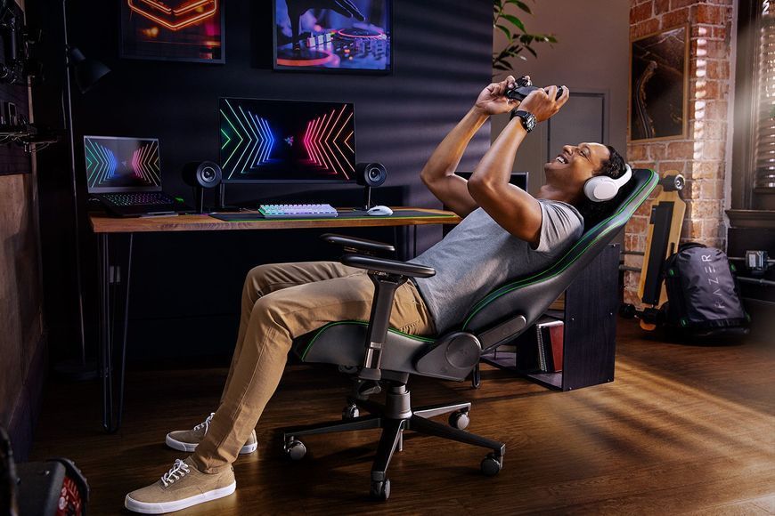 Крісло Razer Enki ПУ шкіра, 4D-Armrests, чорно-зелений RZ38-03720100-R3G1 фото